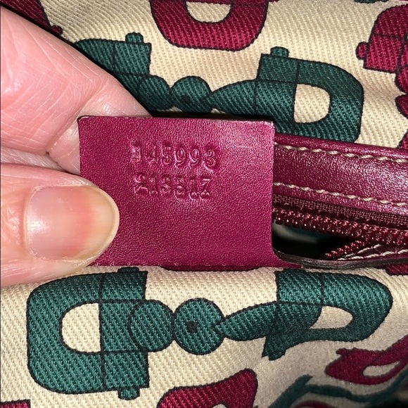 Authentic Gucci Purse - Picture 9 of 13